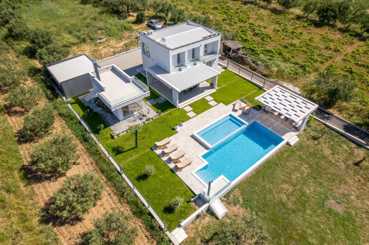 Kaštel Novi Vitis 빌라 외부 사진